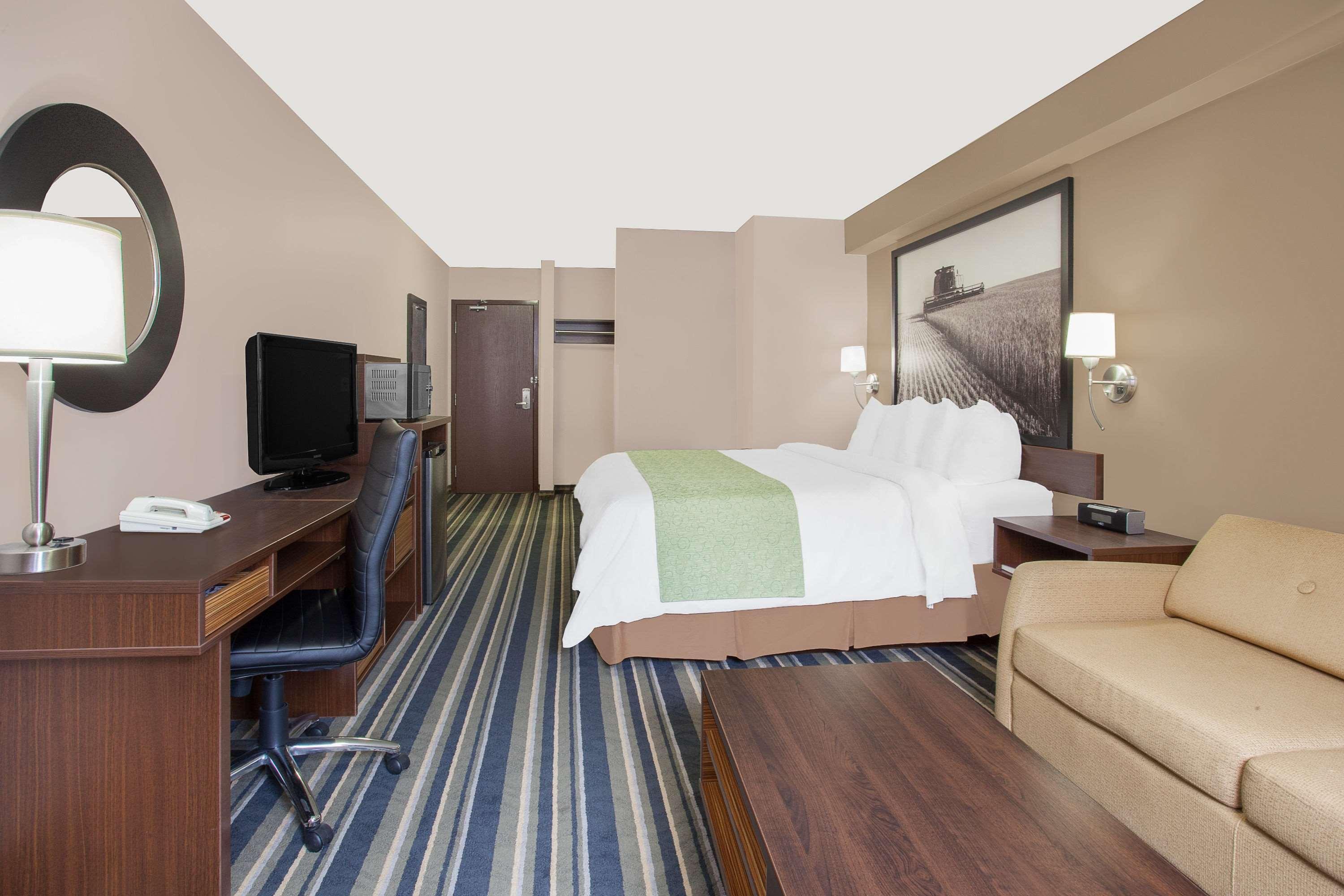 Super 8 By Wyndham Brandon Mb Exterior foto