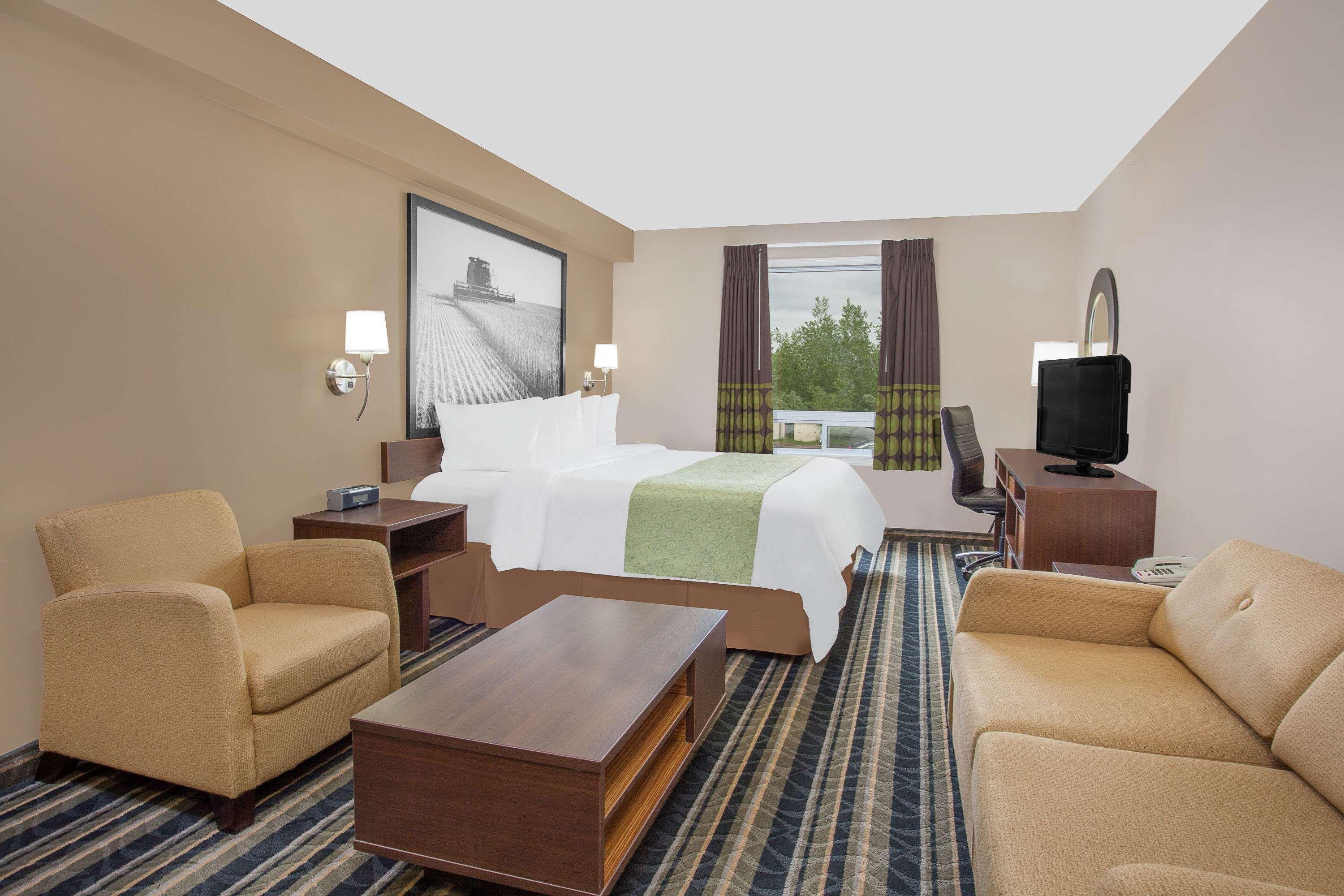 Super 8 By Wyndham Brandon Mb Exterior foto